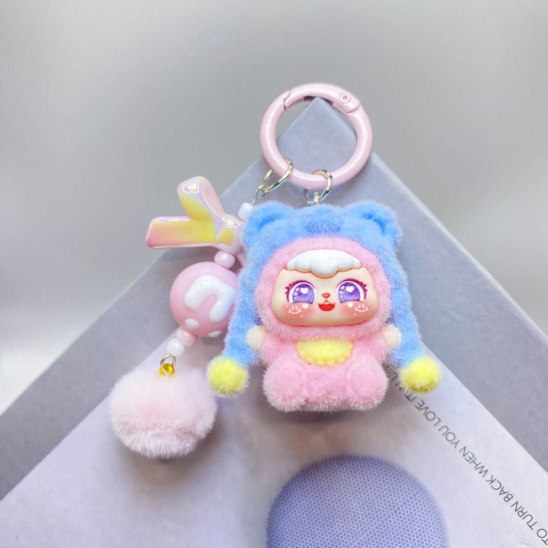 

1PCSNew Mini Keychain Cartoon Creative Three-Dimensional Doll Students Schoolbag Pendant Car Key Chain Women Men Presents 2025