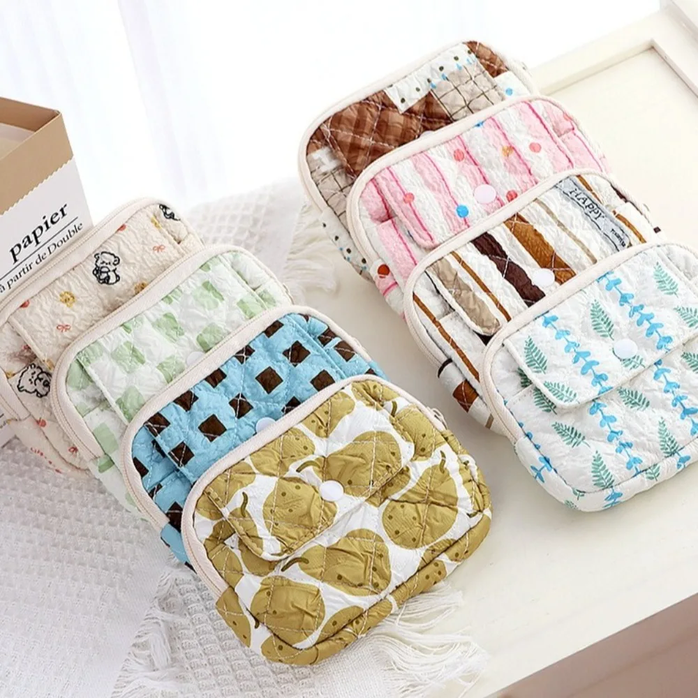 

Multifunctional Cartoon Floral Quilted Storage Bag Zipper Soft Travel Coin Purse Portable Polyester Students Card Holder