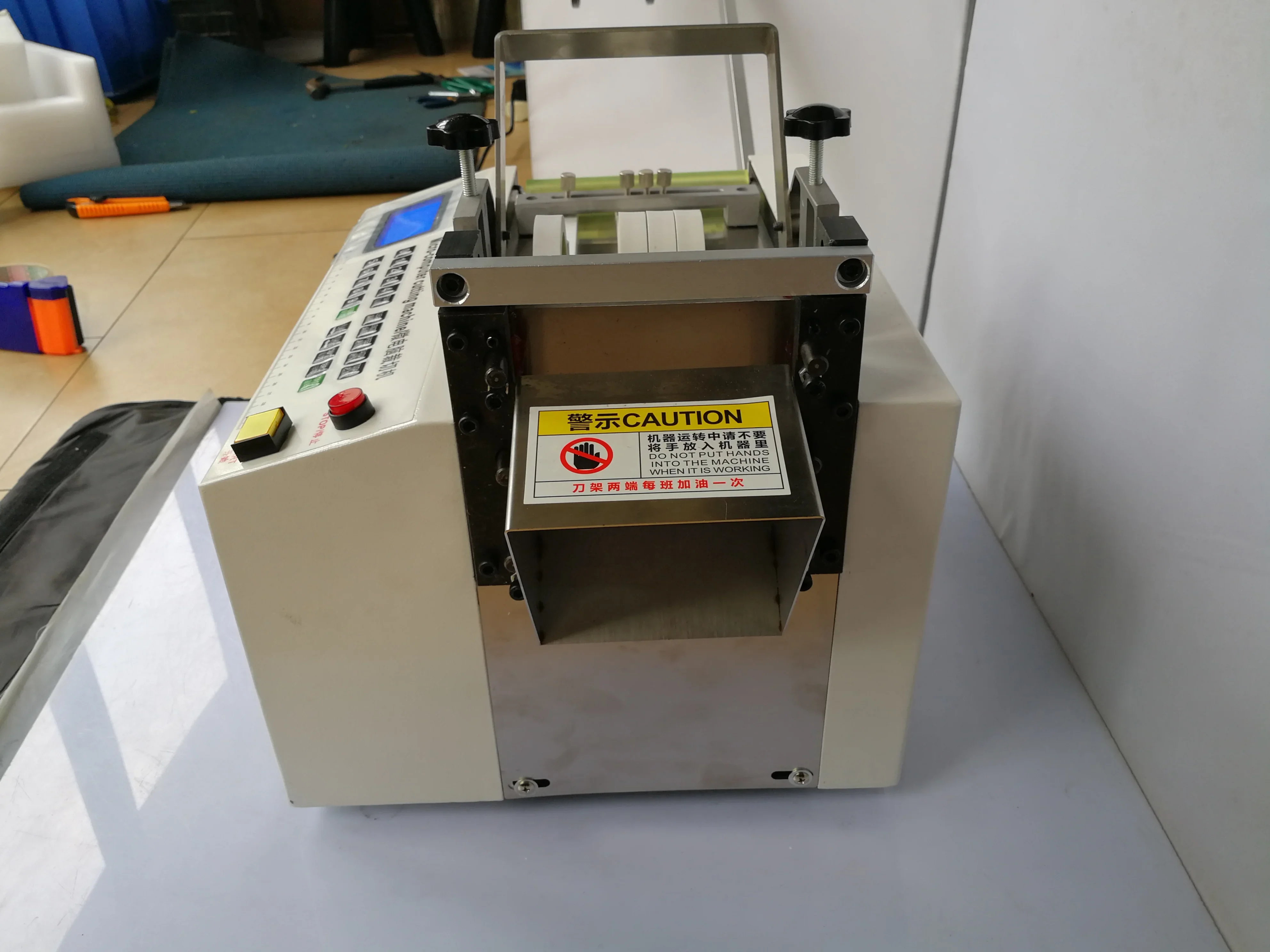 Microcomputer Automatic Cutting Machine  PVC Heat Shrink Sleeve Tube silicone tube Battery sleeve tube cutter DG-100B