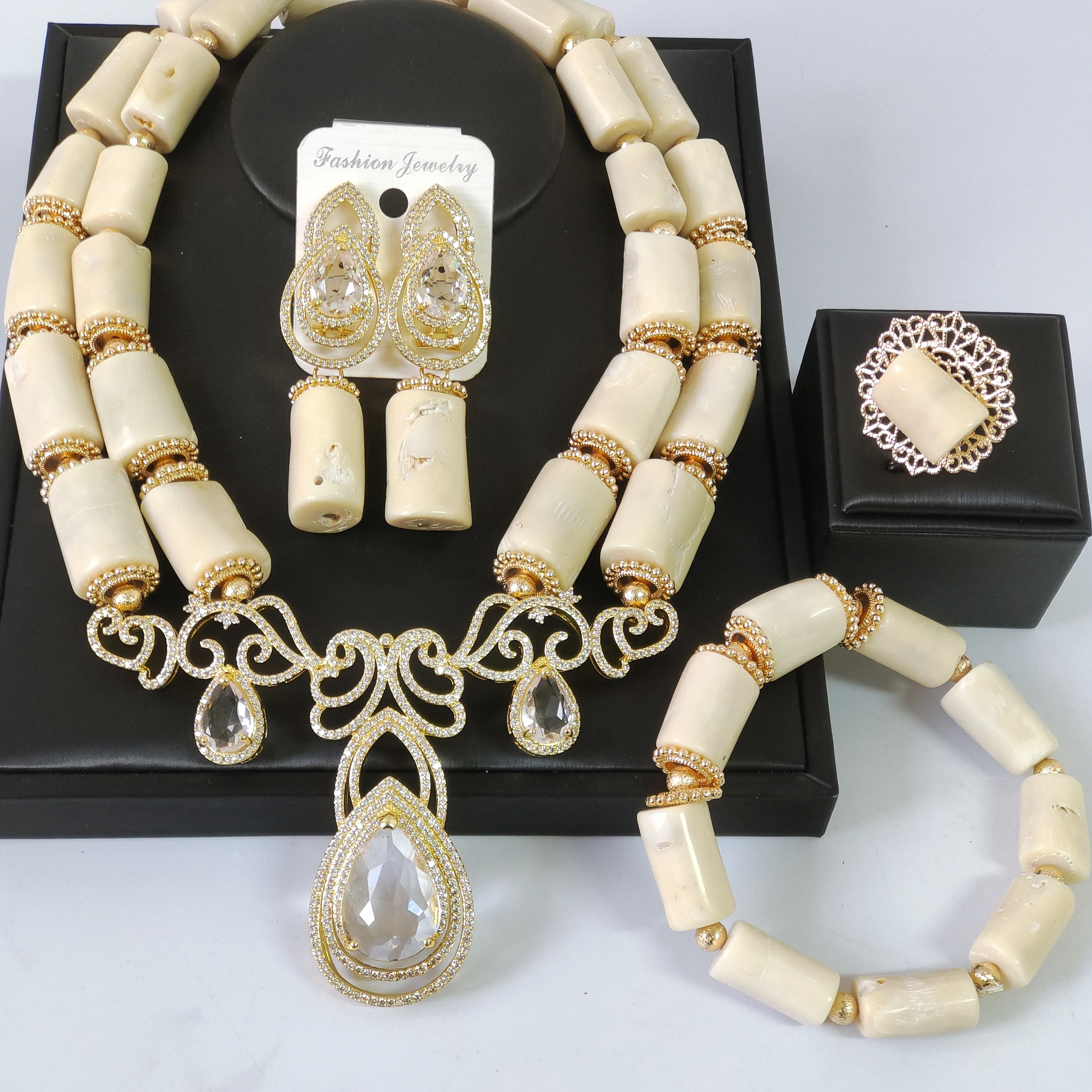 

Fashion Woman Necklace Real White African Coral Beads Jewelry Set for Nigerian Wedding