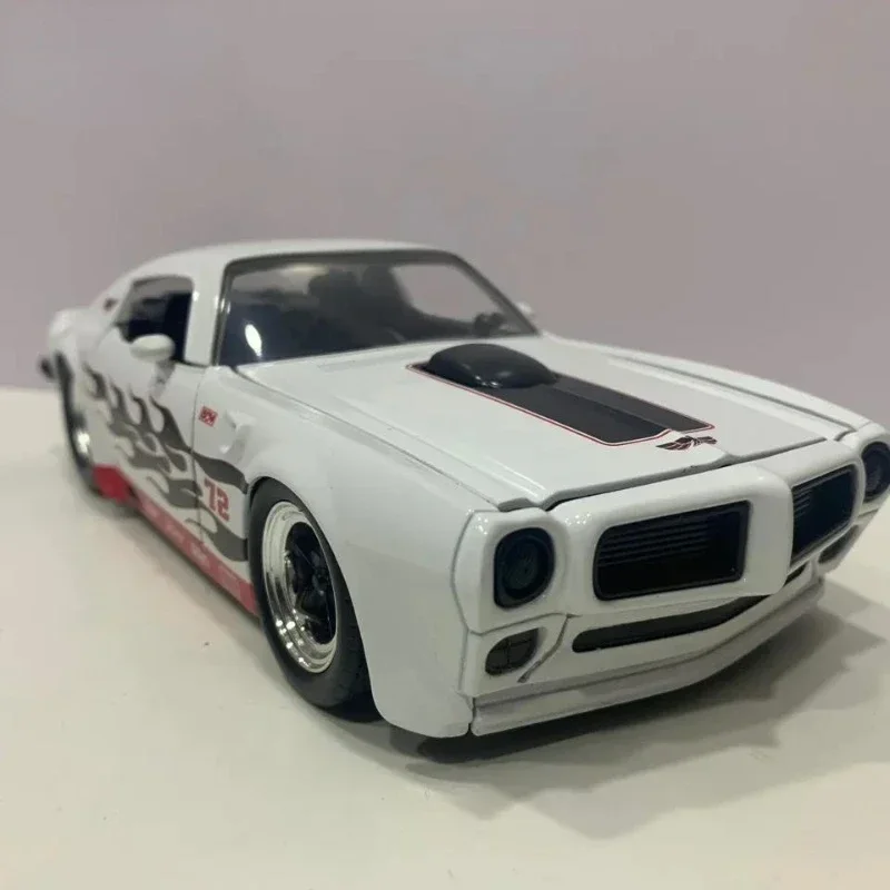 1:24 1972 Pontiac Firebird Diecast Metal Alloy Model Car Toys For Children Toy Gift Collection