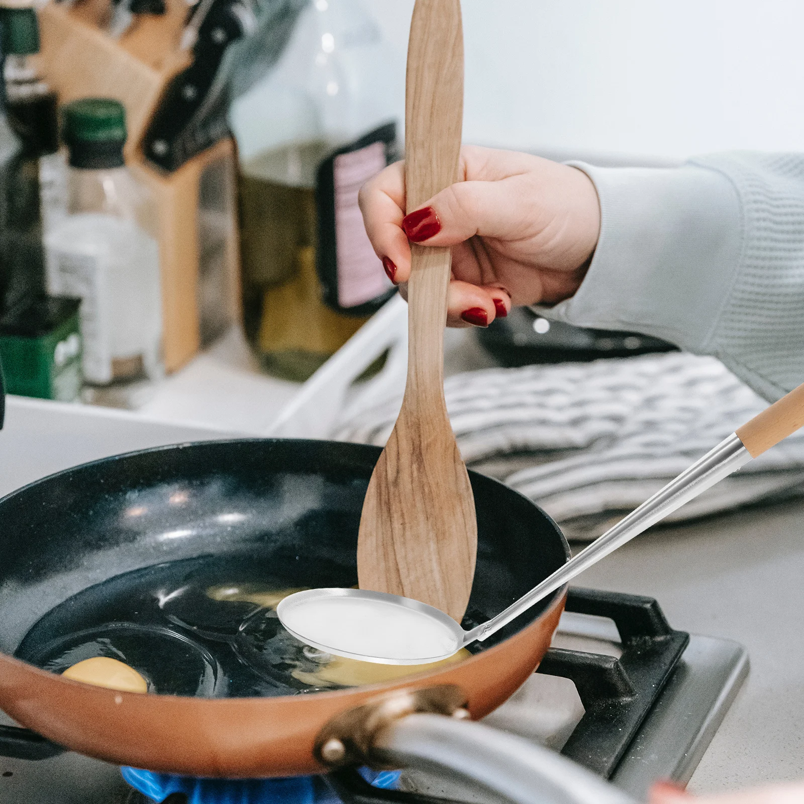 

Oil Cake Mold Kitchen Frying Snack Spoon Wood Handle Non-stick Stainless Steel Practical Long Use Simple Design Kitchen