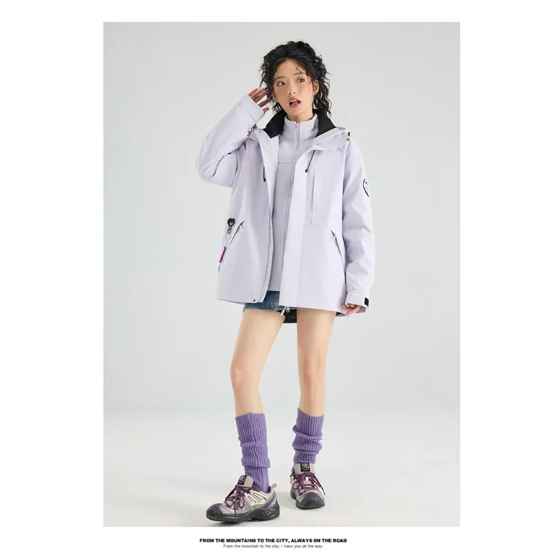 

Waterproof Windproof Autumn Winter Outdoor Cycling Sports Leisure High-quality Three in One Thickened Couple Beautiful Jacket