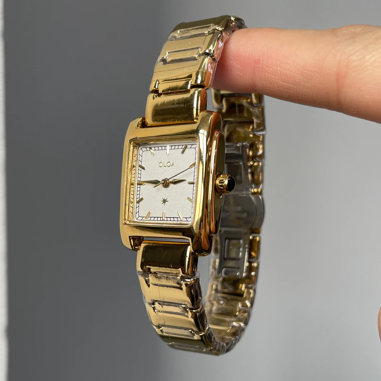

CILOA small exquisite gold retro watch female square light luxury brand authentic 2025 new trend fashion waterproof quartz watch