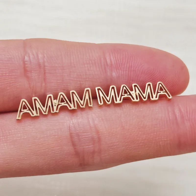 

Customize beautiful earrings, customize names, ladies' specialty jewelry gifts