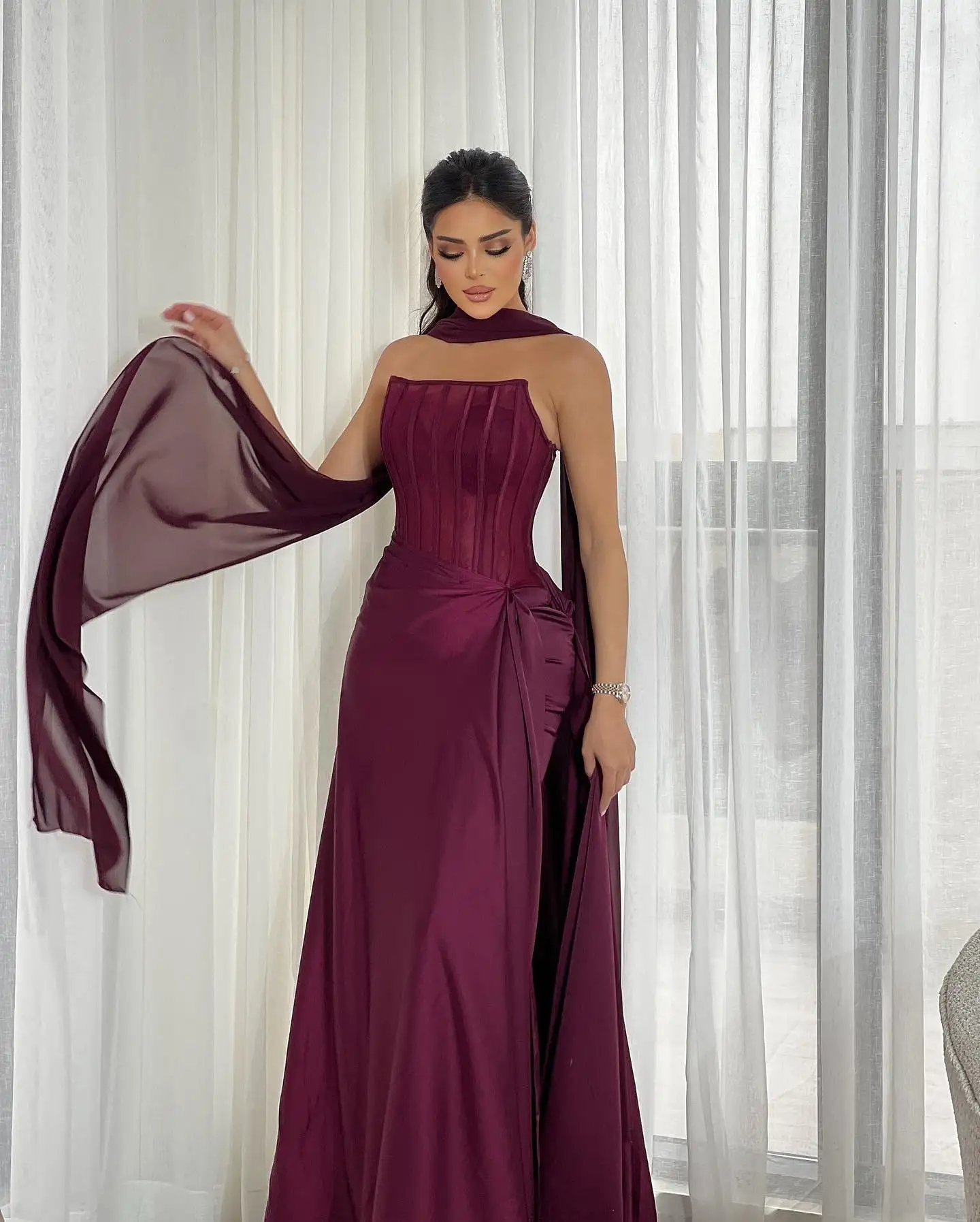 

Customized Temperament Pleats Ribbons Strapless Evening Dresses Graceful A-Line Satin Burgundy Party Gowns vestidos de fiesta