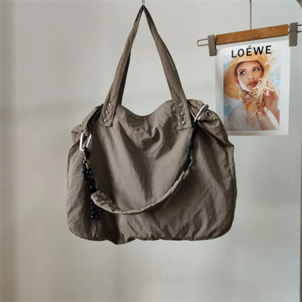 Bolsa de ombro acolchoada para mulheres, bolsas designer casual de alta qualidade, bolsas de compras pendulares, grandes, chiques, 2024