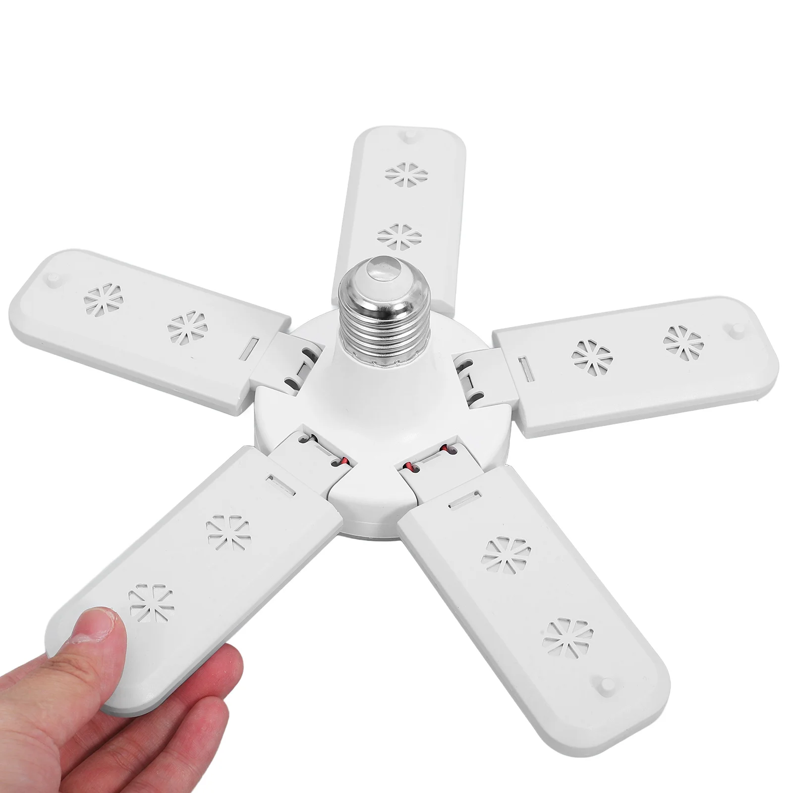 

1Pcs Leaf Light Foldable 5 Blades LED Lamp Energy Saving Fast Cooling Home Garage Fan Light Bulb Illuminating Dark Corners