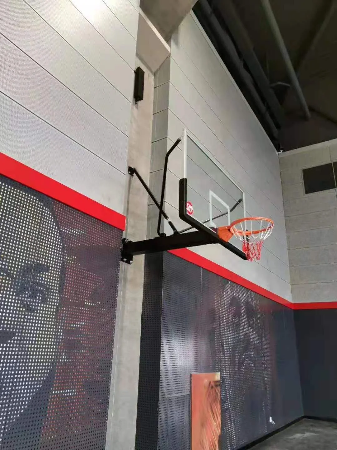 ระบบห่วงบาสเก็ตบอลแบบแขวนแบบพกพาในร่มแบบพกพา