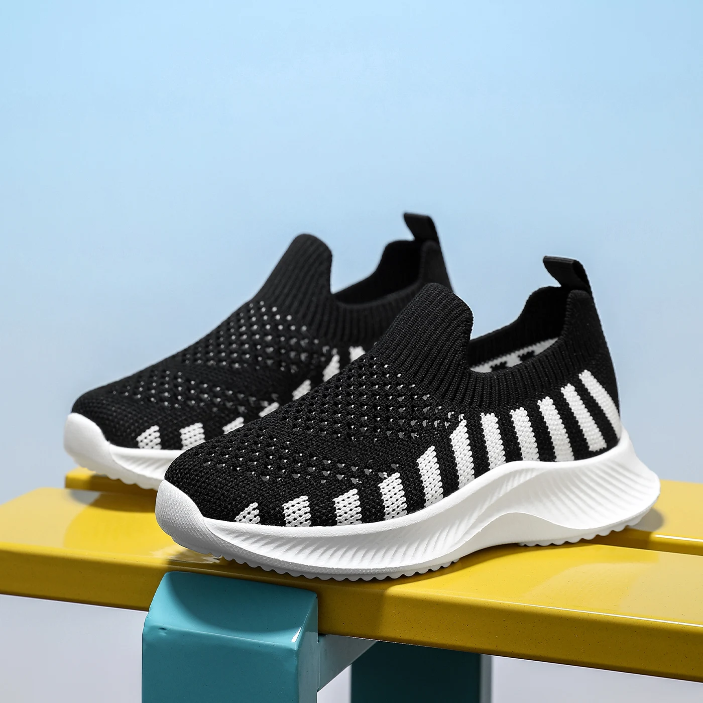 

Knitted Kids Shoes Boys Running Sport Shoes Children Socks Sneakers Girls Breathable Mesh School Shoe Soft Sole Casual Walking
