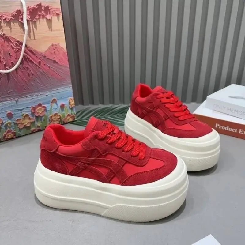 الشقق منصة النساء أحذية رياضية غير رسمية الاتجاه موضة جديدة الصيف أحذية رياضية صناديل للنساء المشي الدانتيل يصل Zapatillas De Mujer