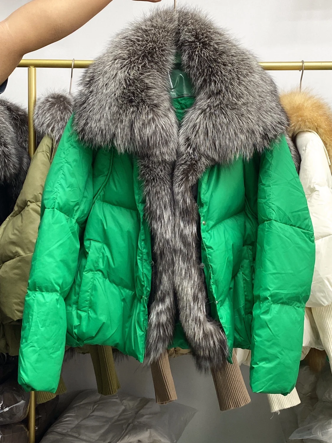 2025 Women's Clothing High quality loose large fur collar duck down short down jacket Autumn Winter New 1102