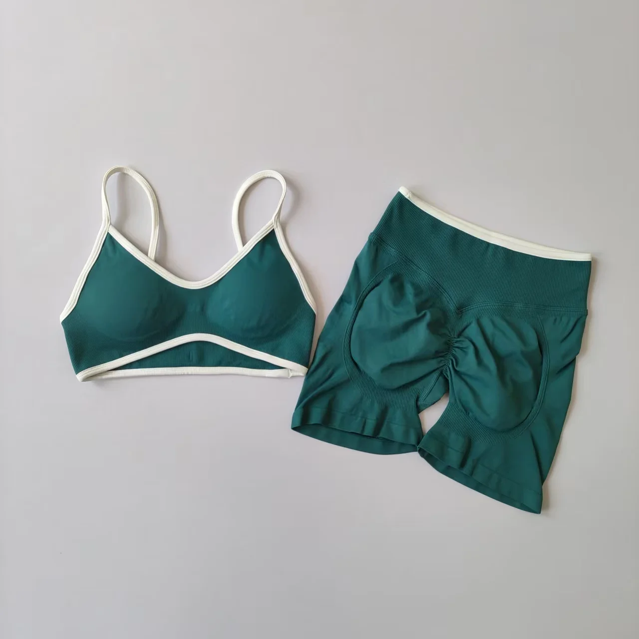 Color Block Yoga Suit Seamless with Chest Pad Tight Sports Bras Outside Wear Running Exercise Fitness Yoga High Waist Shorts Set