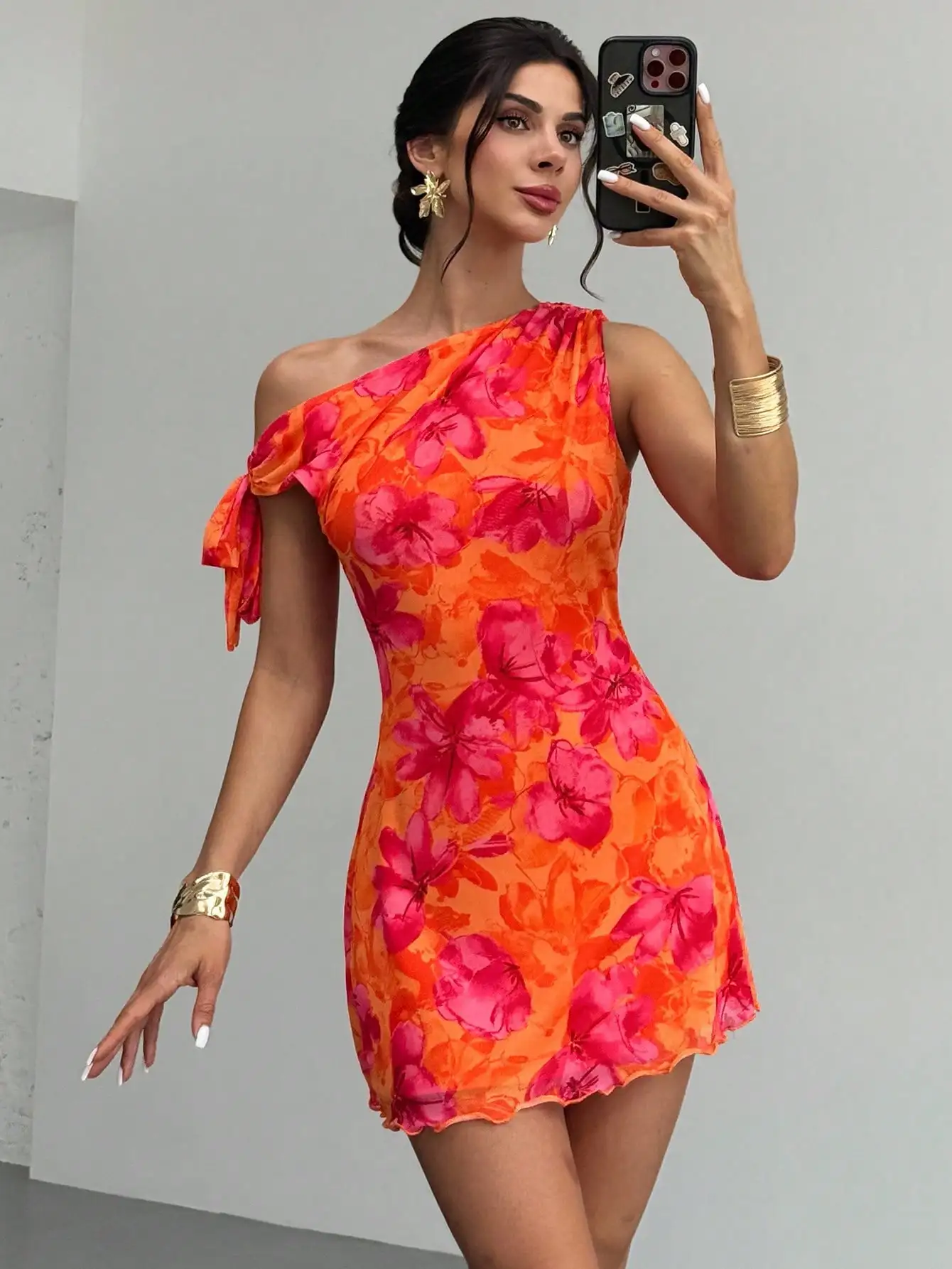 

Женское асимметричное мини-платье с цветочным принтом и открытыми плечами, яркий розово-оранжевый принт, наряд для летней пляжной вечеринки