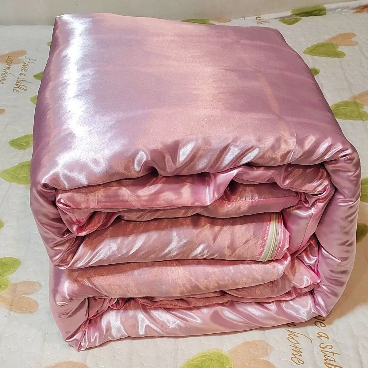 No cotton filling glossy pink satin silk cover with zipper bedspread home bedding