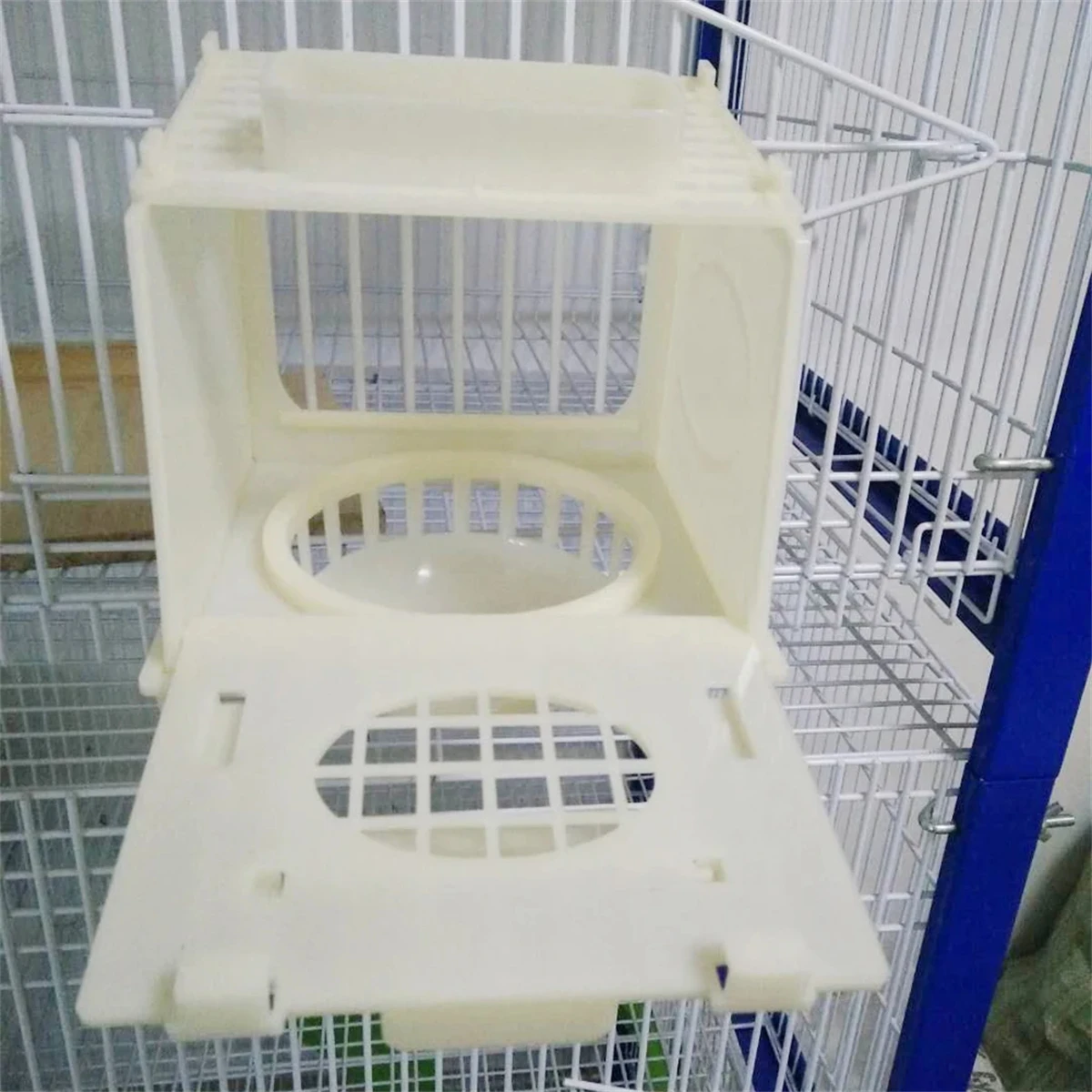 Bird Cage Bird House Parrot Cage White High Quality Plastic Pet Bird\'s Nest Removable Parrot Pet Accessories Animal Feeding 1Pc