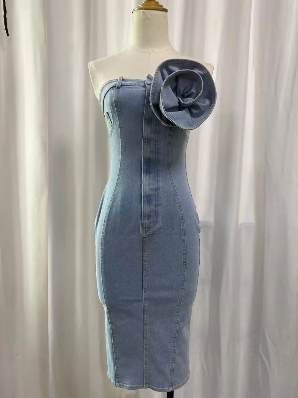 

2025 Spring and Summer New Tube Top Waist Three-Dimensional Flower Slim Midi Dress Washed Denim Dress Sexy-GZDL108