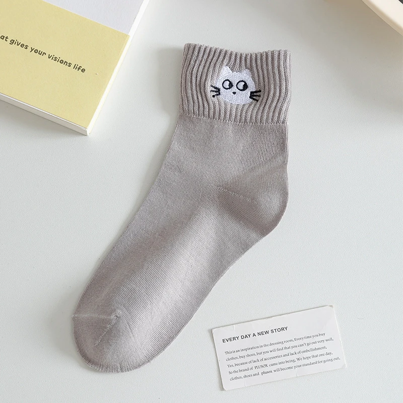 Chaussettes de couleur coulissante pour femmes, chaussettes de chat brodées de dessin animé mignon, Harajuku japonais, chaussettes en coton peigné amusantes, cadeau pour filles, nouvel arrivage