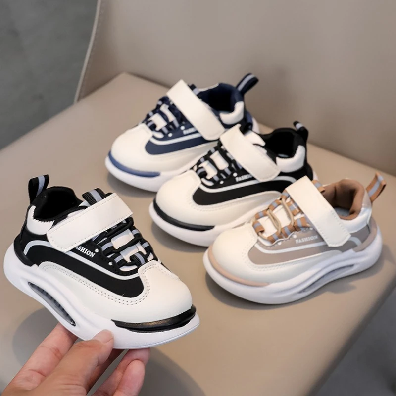 

Детская спортивная обувь, новинка 2024, корейская версия, детская обувь на плоской подошве, модные ботинки для девочек, нескользящие повседневные детские универсальные полусапожки