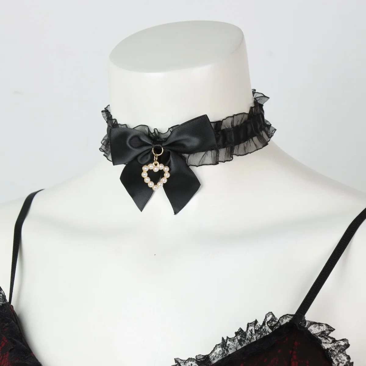 Lace Necklace Vintage Ribbon Bow Gothic Heart Pendant Collar for Women Girls Sweet Lolita Jewelry