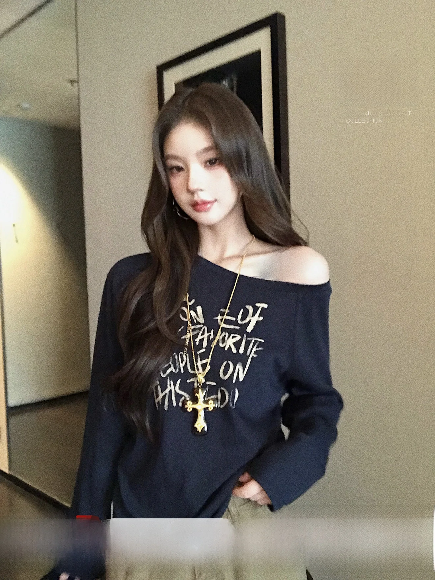 

Женская хлопковая футболка с длинным рукавом в уличном стиле, с открытыми плечами и декоративными складками, повседневный модный топ