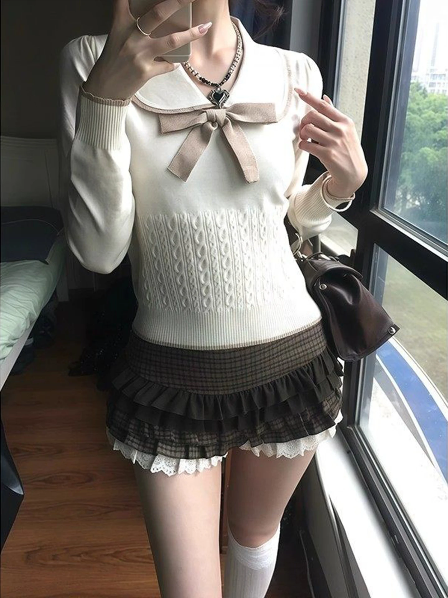 レトロブラウンチェック柄レーススプライシングスカート レディース 秋冬新作 スイートレイヤードケーキパフスカート ハイウエストゴアードスカート