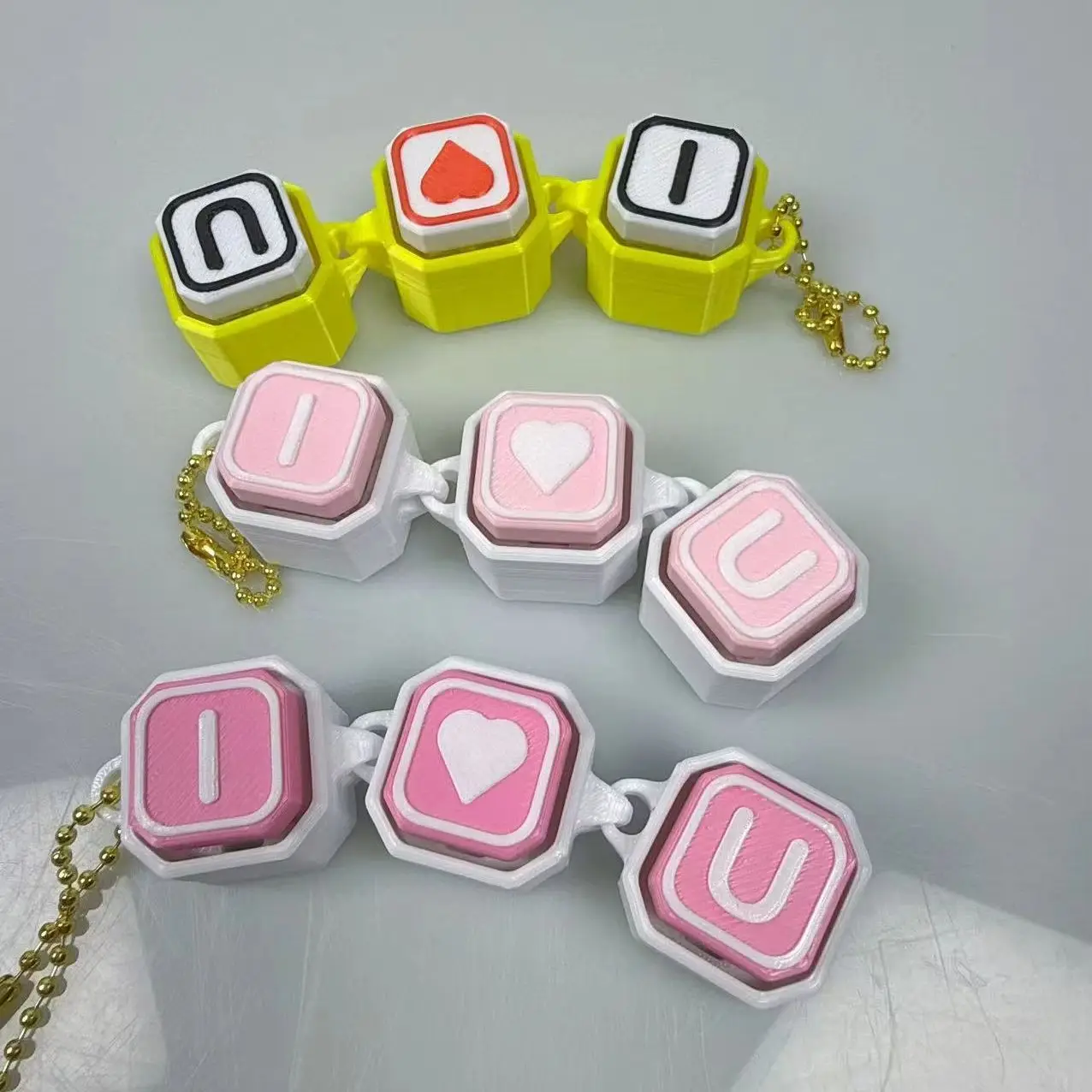 4-Key Keyboard Clicker Stress Relief Toy with Keychain Fidget Button for Student Classroom - Fingertip Stress Reduction Tool