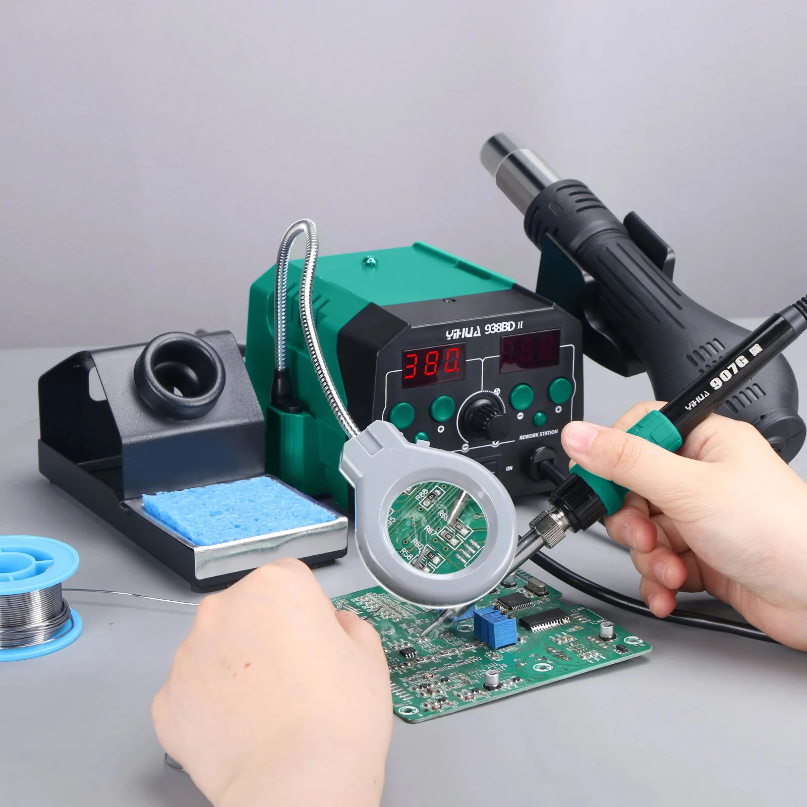 

YIHUA 938BD-II SMD rework Soldering Station 740W 2 in 1 Digital Display Hot Air Gun Solder Iron