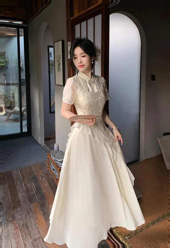 

Модный дизайн 2025 года, нерегулярное платье, сказочный темперамент, волан Ципао, новый китайский стиль, улучшенный Cheongsam с вышивкой кисточкой