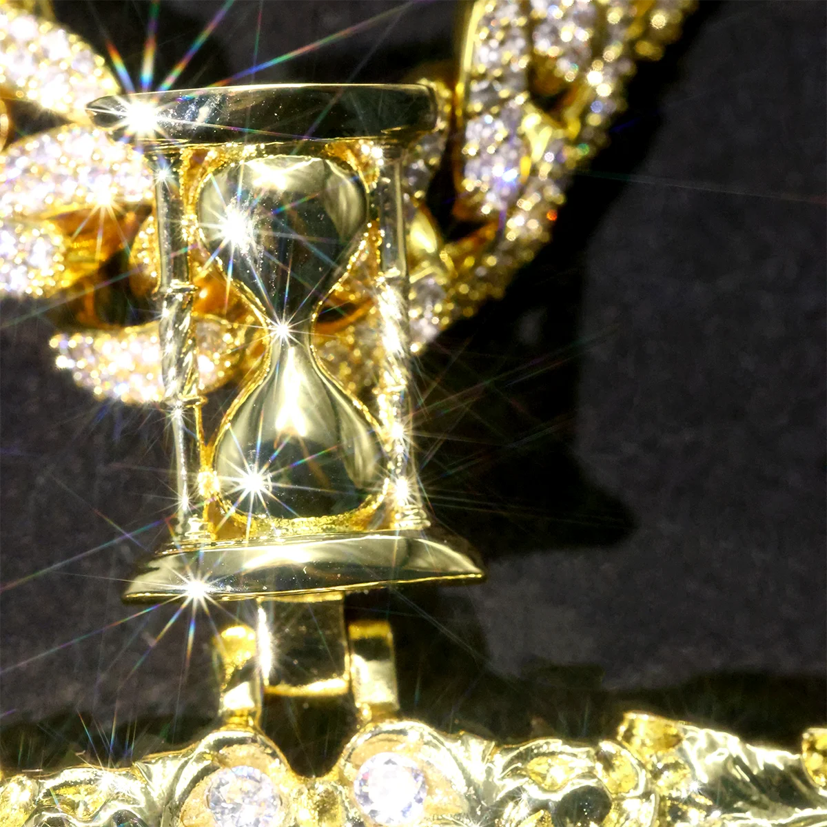 Iced Out Micro Pave Baroque Holy Death Pendant Santa Muerte Square Design Medallion With Hourglass Bail Gothic Rapper Jewelry Vintage Talisman Charm Bling Hip Hop Fine Jewelry Gifts for Men Boy Friend 5A CZ 18K Gold Plated Hip Hop Cuban Necklace Accessory