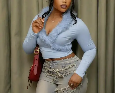 

Women's Slim Fit Pullover Top Deep V-Fur Collar Solid Color Long Sleeve Exposed Navel Autumn Winter Fashion