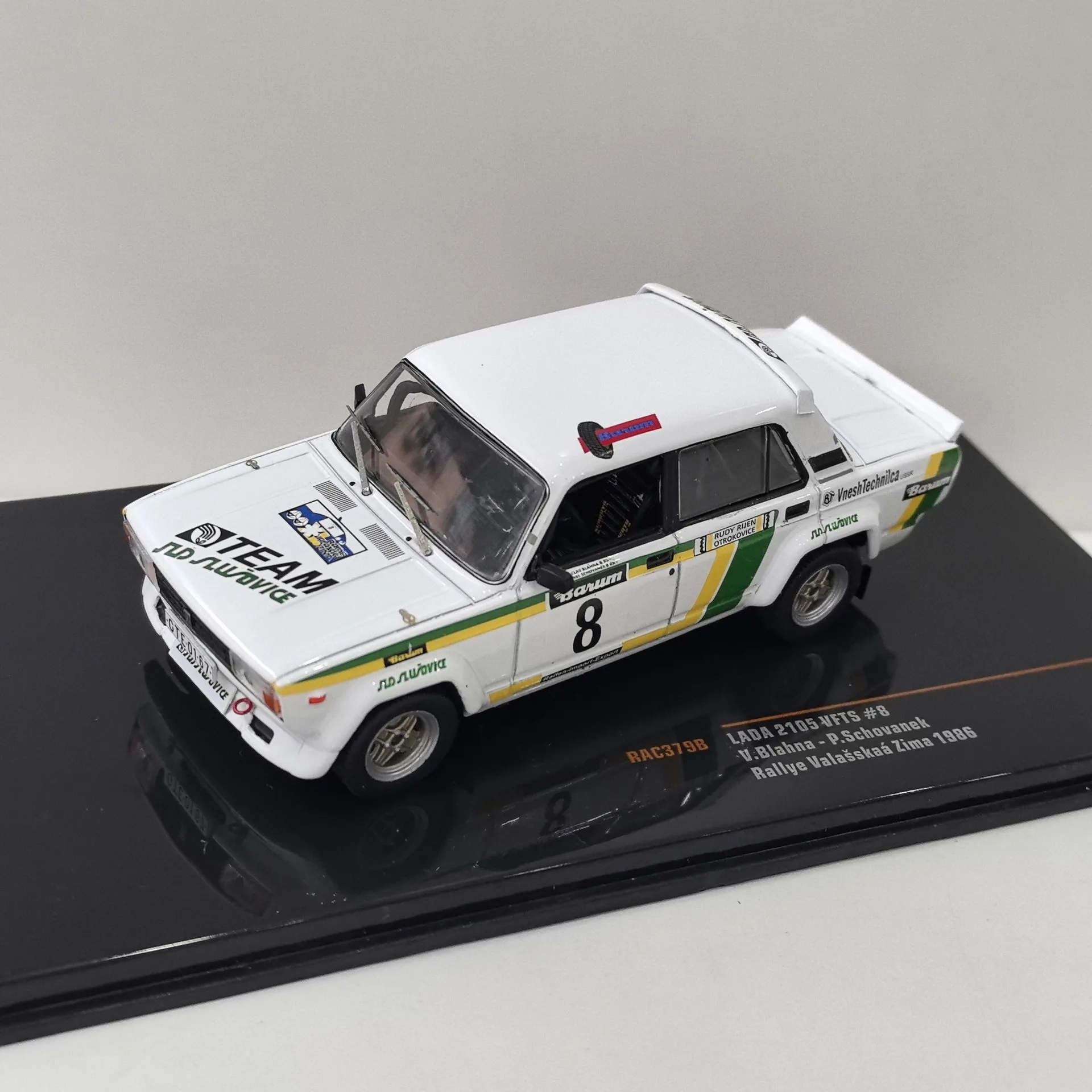 

Diecast IXO 1:43 Scale LADA 2105 VFTS #8 1986 Lada Car Model Collectible Toy Gift Souvenir Display Ornament