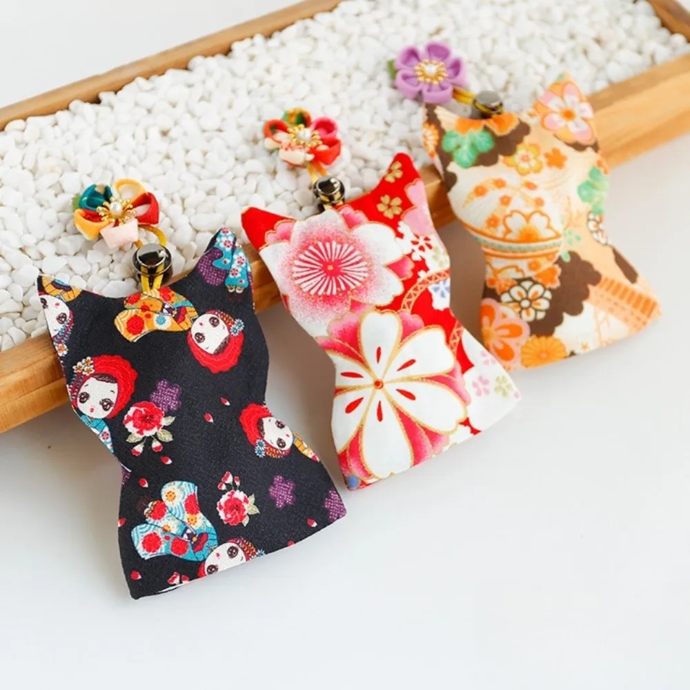 

Japanese Style Pull Out Key Case Portable Pull Rope Mechanism Fabric Key Holder Keyring Storage Arch Kitty Keychain Bag