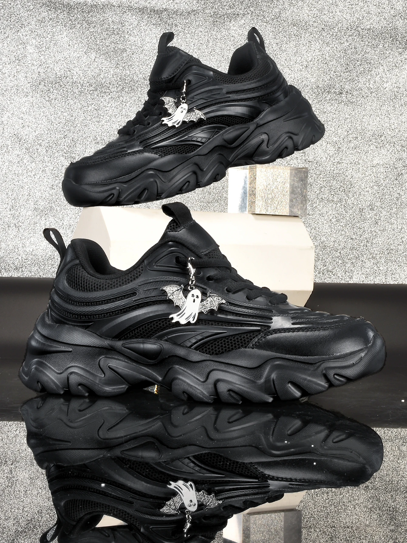 Women's Platform Sneakers with 5cm Height Increase, Retro Silver Ghost Metal Chain Decoration, Breathable Mesh, Eva Irregular Sole, Black Casual Sports Shoes, Trendy for Everyday Outings, Commuting, Sweet and Cool Style, Unique Design, Student-Friendly, Campus Versatile, Soft Sole, Non-Slip, Lightweight, Comfortable Sports Shoes for Women