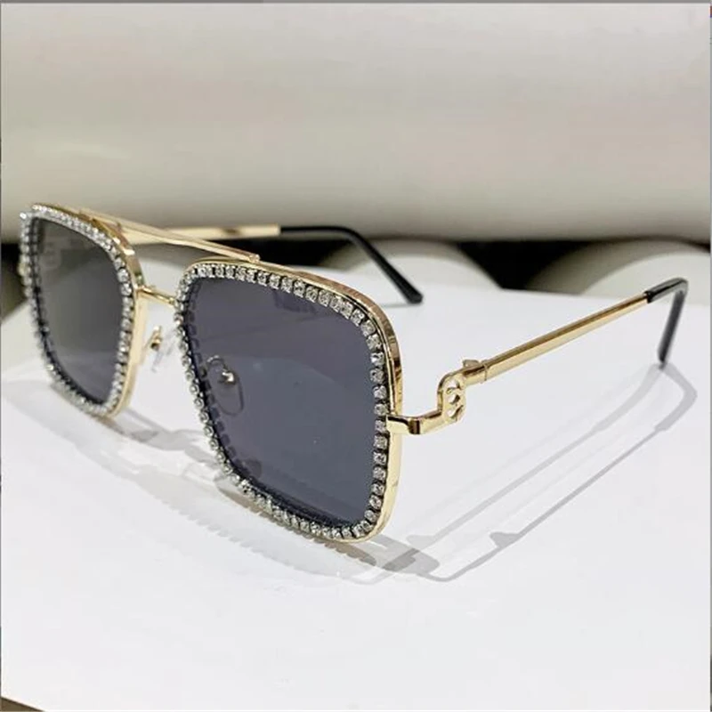 Diamond studded fashionable double beam sunglasses for women 2024 sunscreen users, elegant and beautiful glasses