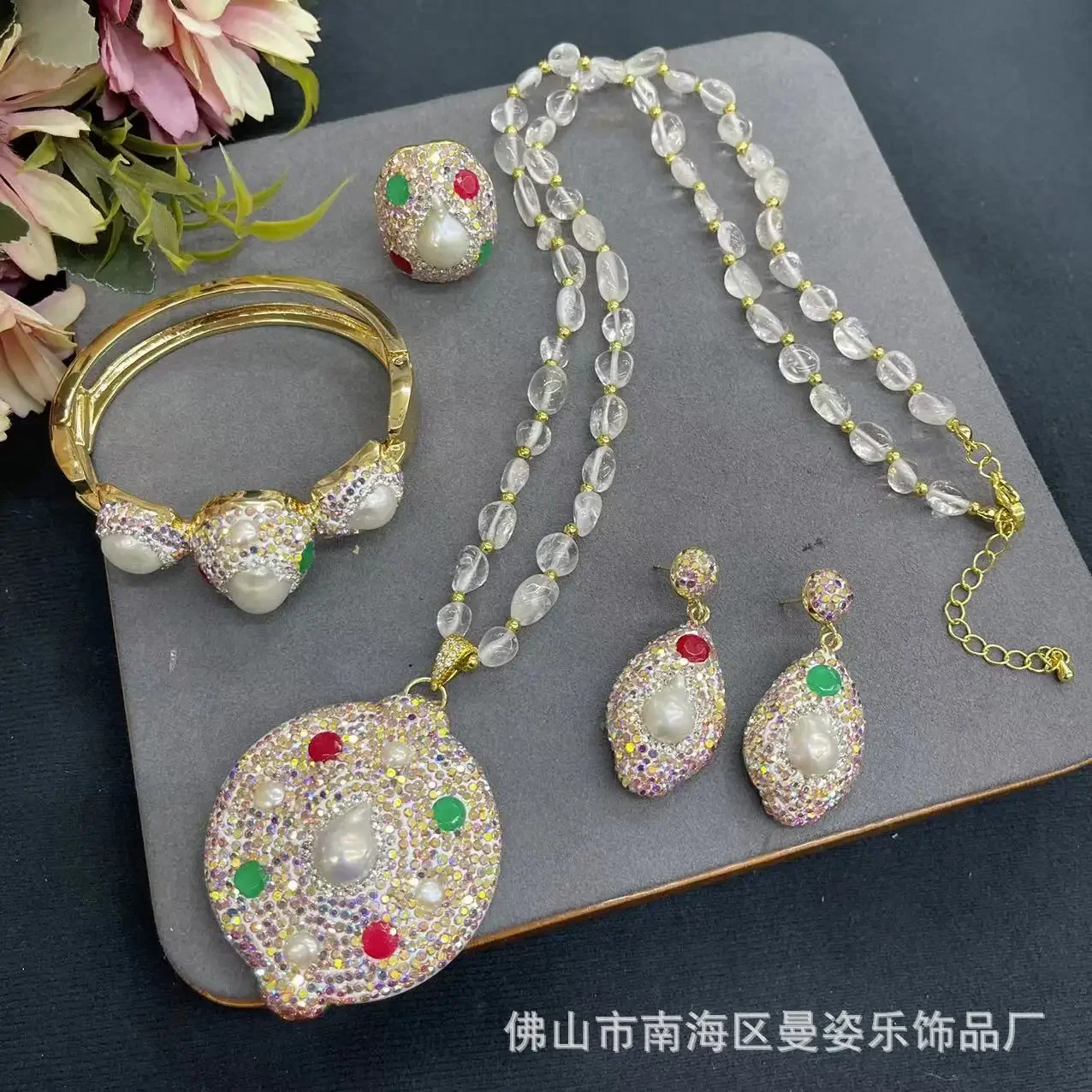 

Baroque recycled pearl set inlaid with red and green agate stone high-end four-piece jewelry natural stone jewelry