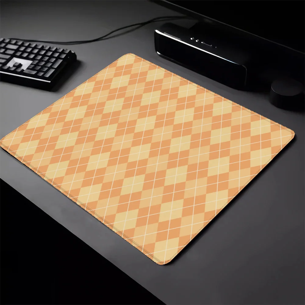 Kawaii Mouse Pad Gamer Small Color Diamond Check Computer Mat Pc Gaming Accessories Pad on the Table Mausepad Deskmat Mousepad