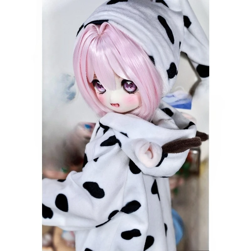 1/6 1/4 Maßstab Niedliche Kleine Kuh Schlafanzug-Set mit Oberteil, Hose, Mütze und Hausschuhen BJD Kleidung Modell für BJD Actionfiguren Azone Spielzeug Deko