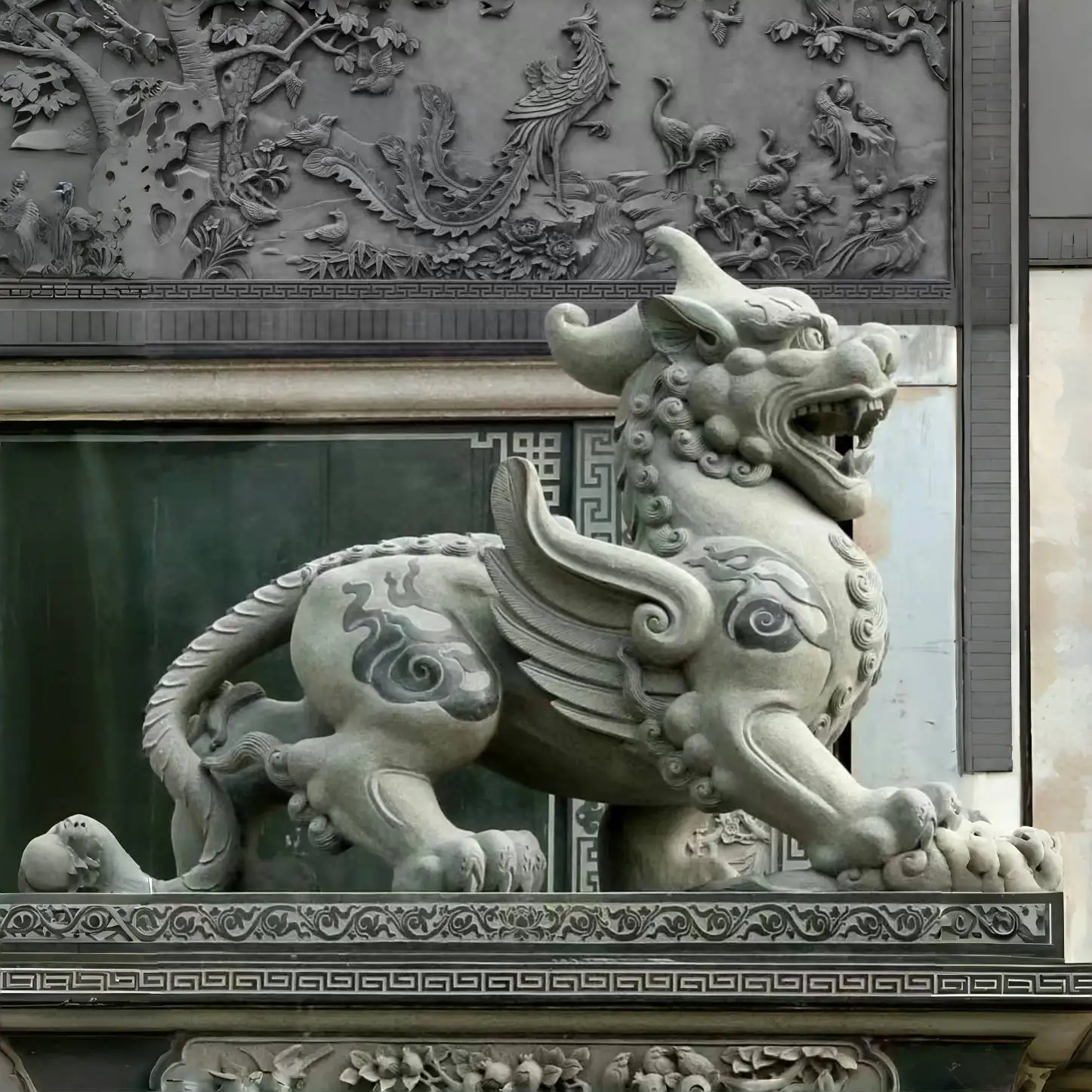 Customized  Carved Religious Feng Shui Chinese Dragon and Lion Statue with Wings Life Size Outdoor Decor Deposit Only