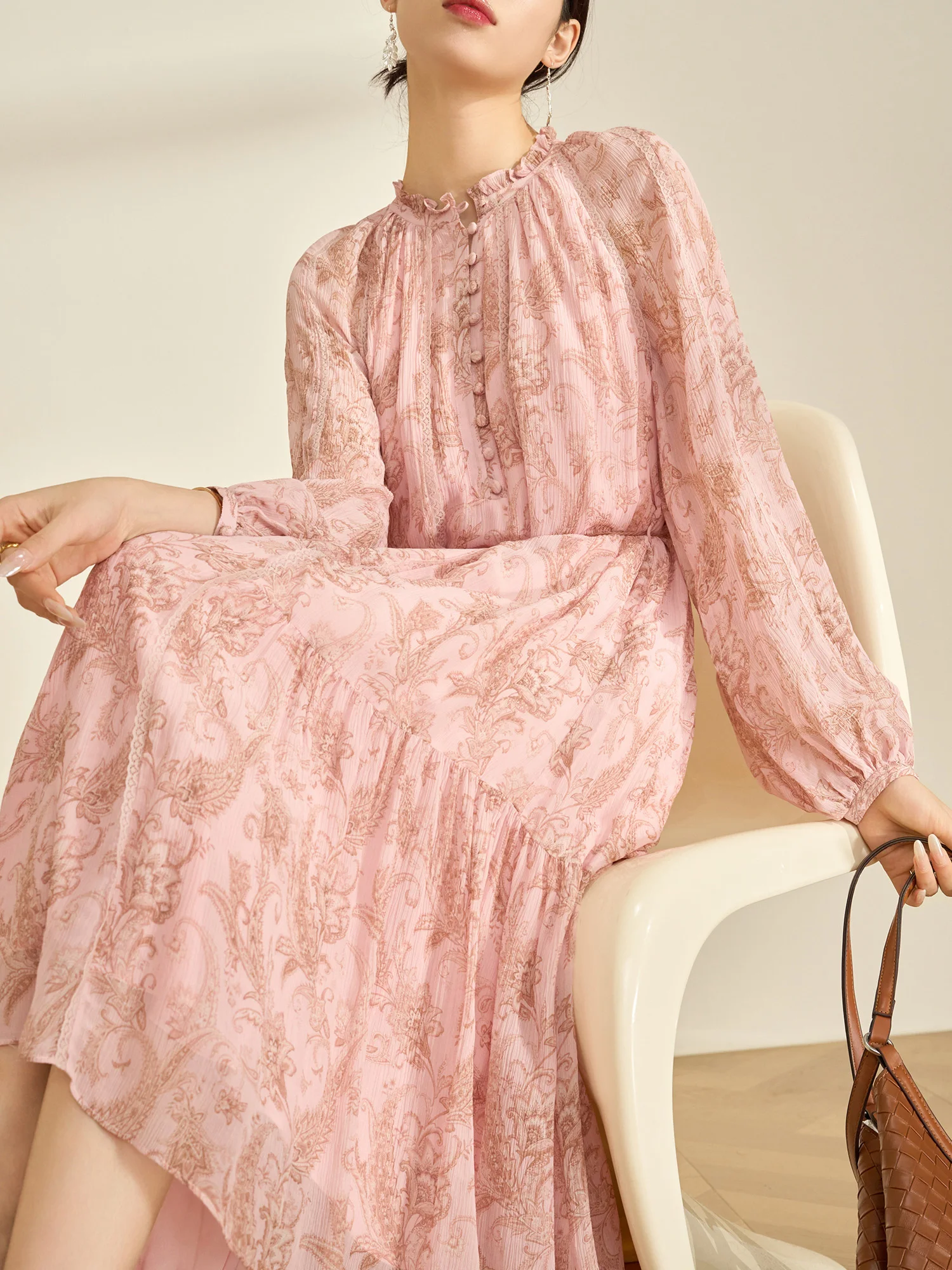 

Новая весенняя женская юбка-макси из шифона с цветочным принтом, модель 2026 года, розовая, комфортная, дышащая, из полиэстера.