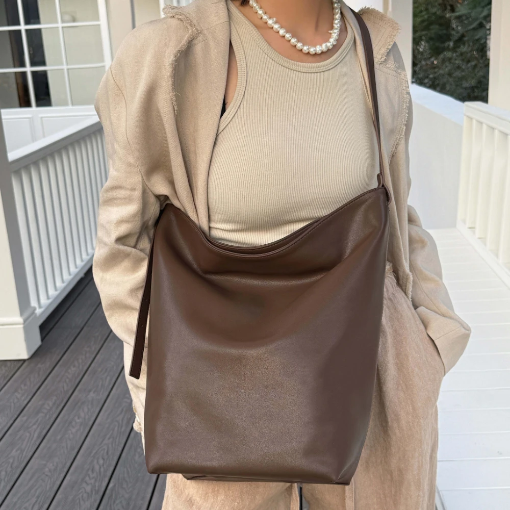 

MOTINGSOME Oversized Tote Woman Genuine Leather Handbag Large Capacity Bukcet Bag Shoulder Crossbody Handbag Black 2026 New In