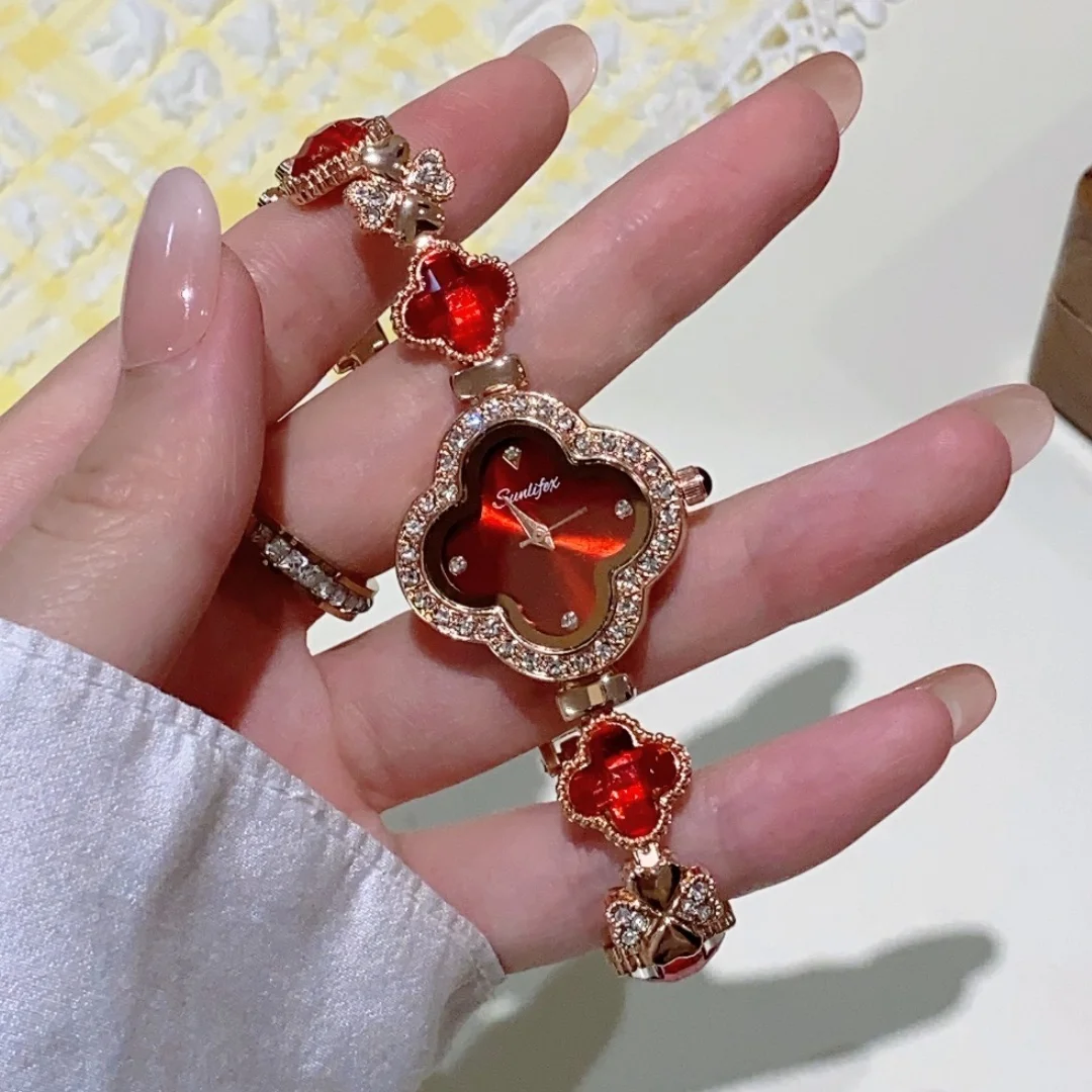 แฟชั่น Clover สร้อยข้อมือผู้หญิงนาฬิกาหรูหราเพชรฝังหญิงนาฬิกาสุภาพสตรีแฟชั่นสร้อยข้อมือควอตซ์นาฬิกาข้อมือ