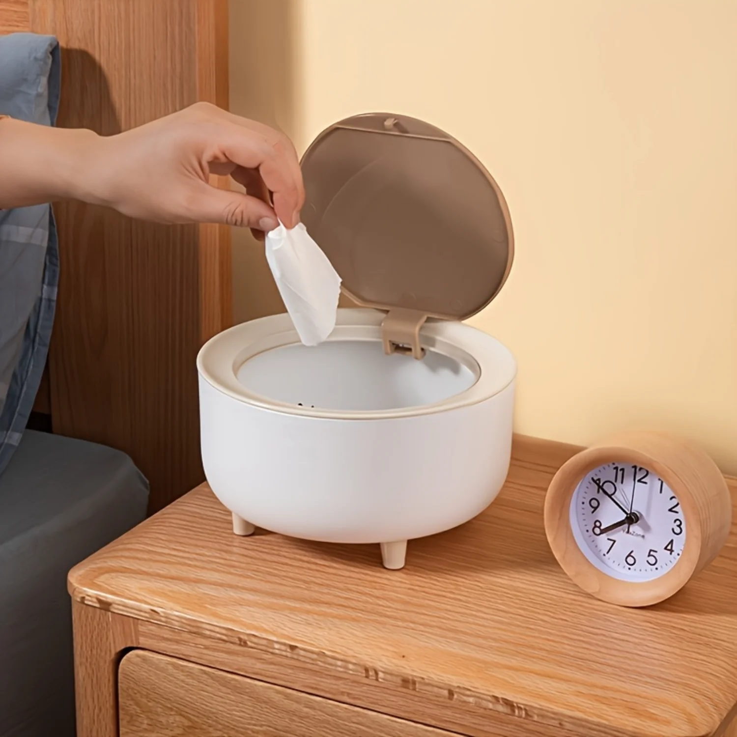 

White Desktop Trash Can, Mini Small Car Sundries Bucket, Office Paper Basket, Living Room Kitchen Garbage Bin, Bedroom Bedside