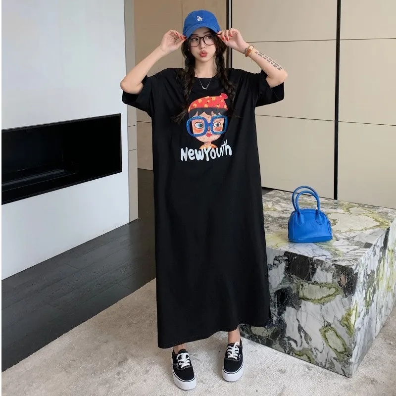 Abito t-shirt estivo in stile coreano: maniche corte, vestibilità ampia, taglie forti, lunghezza media con spacco - Temperamento senza sforzo