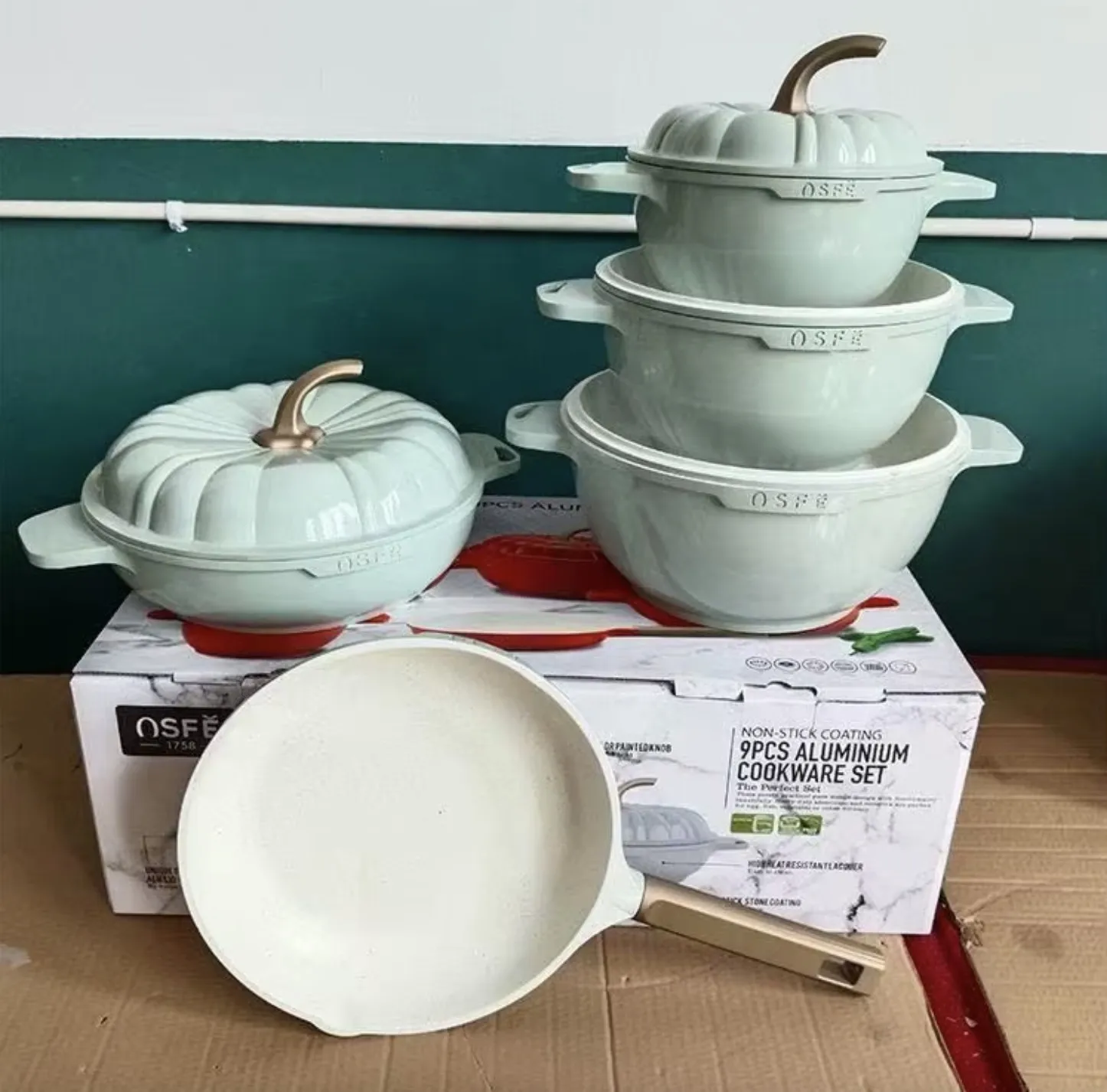 9-Piece Pumpkin Shaped Aluminum Cookware 20  24  28  28cm Soup Pot  28cm Frying Pan Non-Stick Pans and Pans