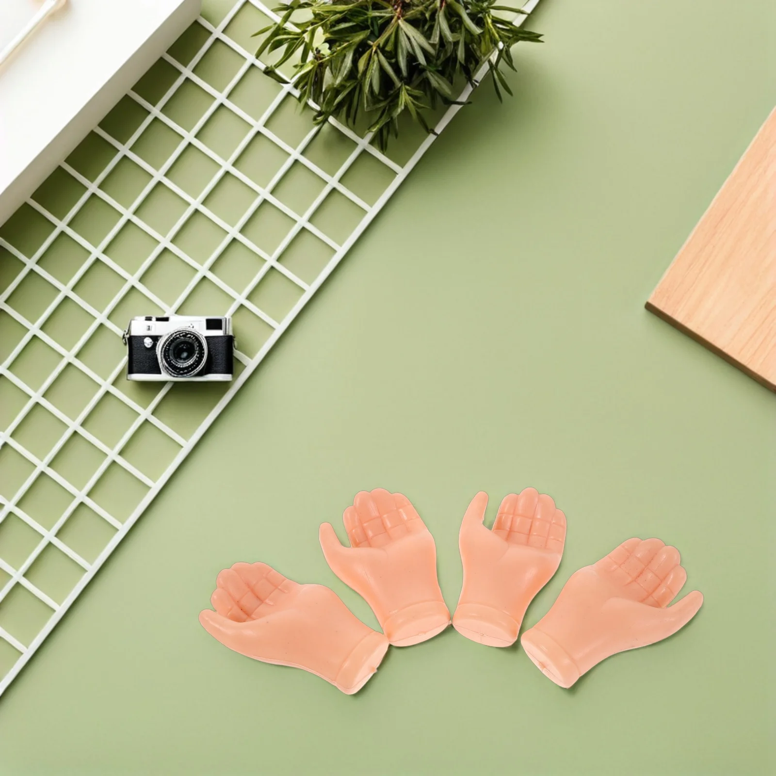 Adereços de mão em miniatura simulação realista mãos de plástico para diy fazendo kit pequenas mãos de fantoche em massa leve