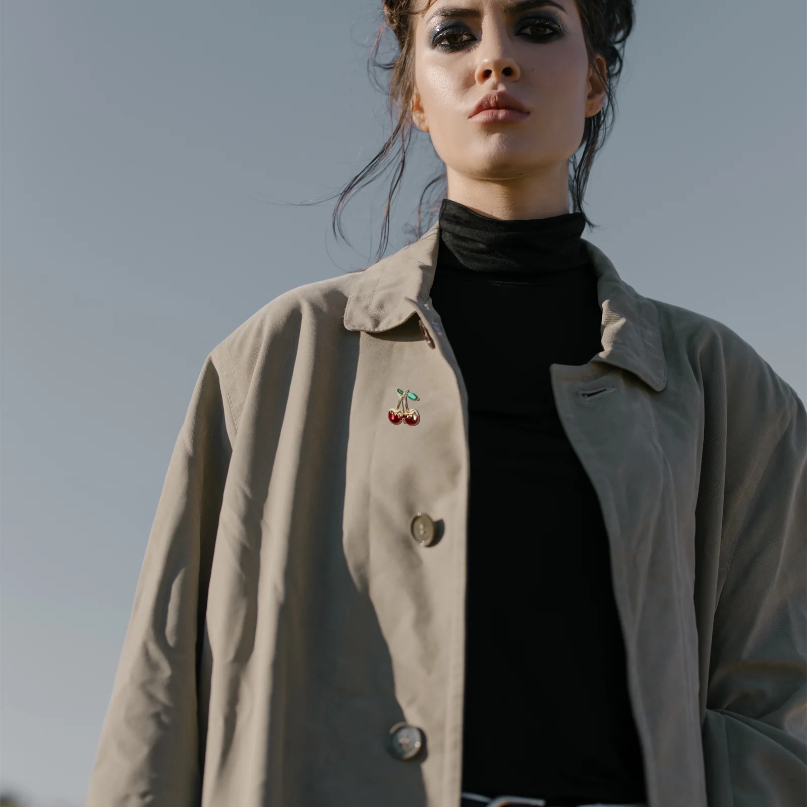 

Green Zircon Cherry Brooch Pin Women Fashion Clothing Lapel Ornament Sweater Accessory Decorative Jewelry Gift Party Wear