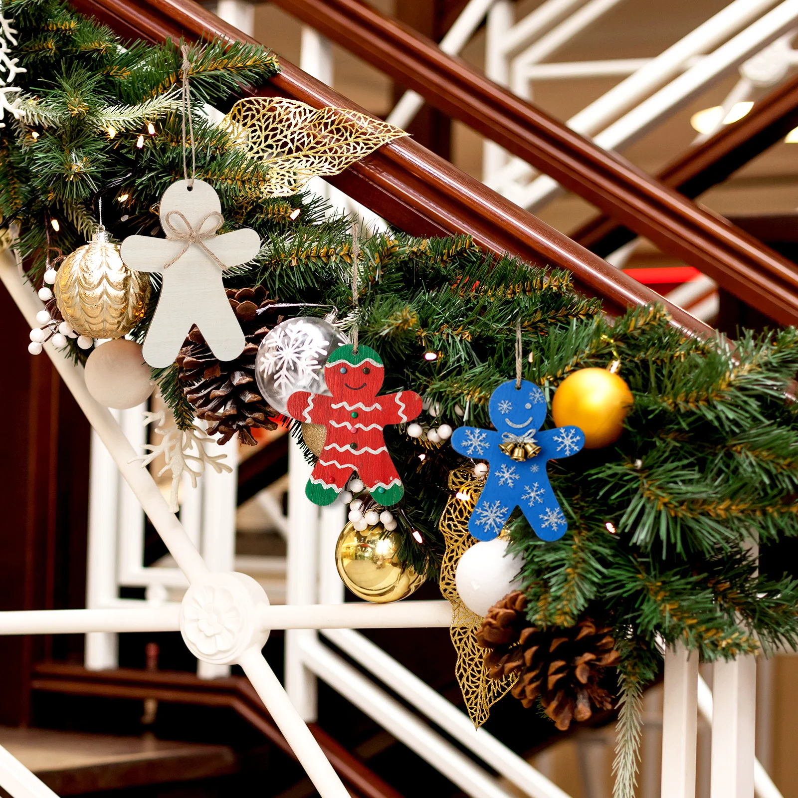 

20 set Wooden Christmas Ornaments Unfinished Gingerbread Man Cutouts Diy Xmas Decor Hanging Craft Kits For Holiday Party