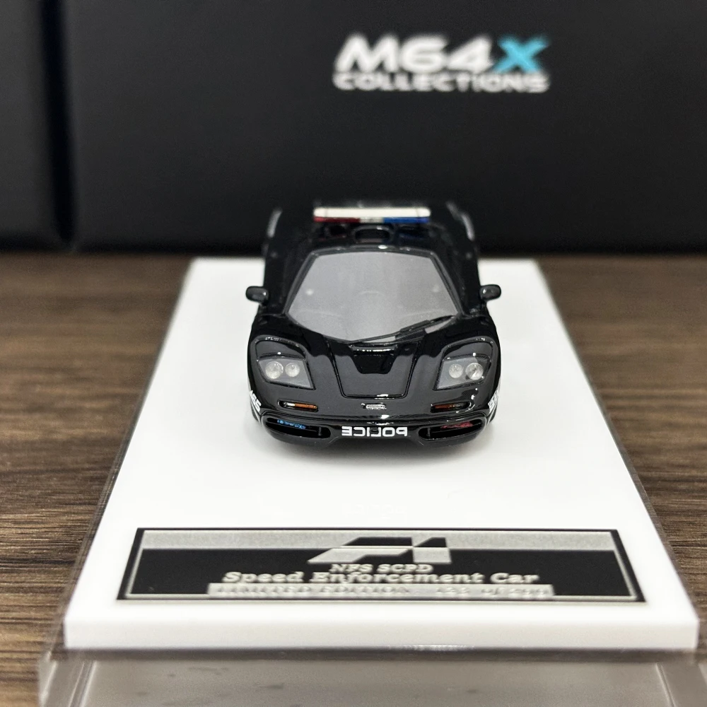 1:64 McLaren MF1 NFS RCPD Need for Speed police car, resin static miniature car fashion play model, adult collection pieces.