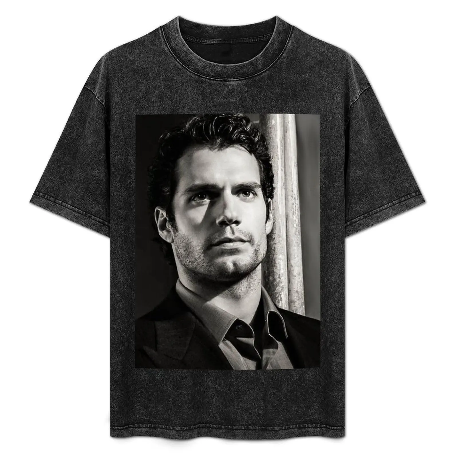 

Henry Cavill B&W T-Shirt Minimal Art Print T-Shirt